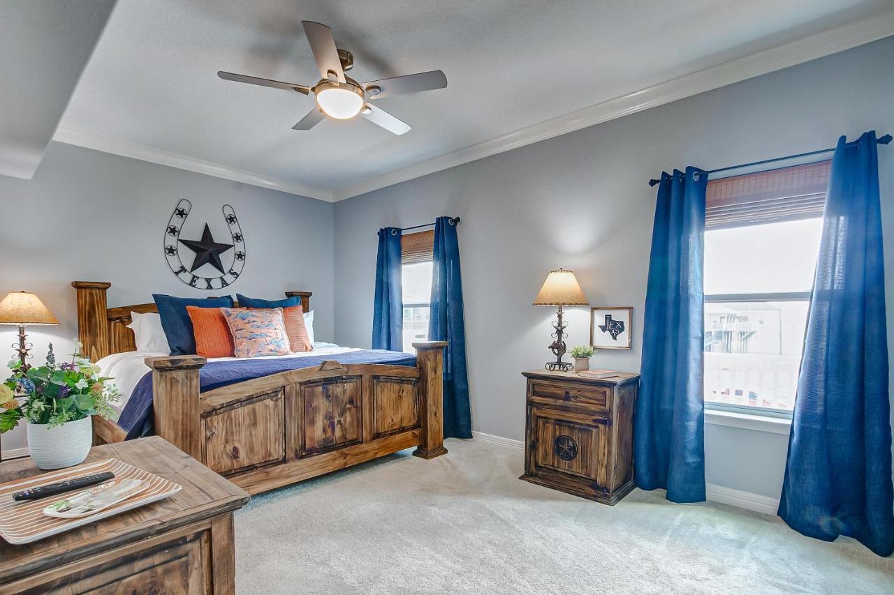Spring Break Specials! Front Row Views - Tiki Bar - Playground Villa Bolivar Peninsula Exterior photo